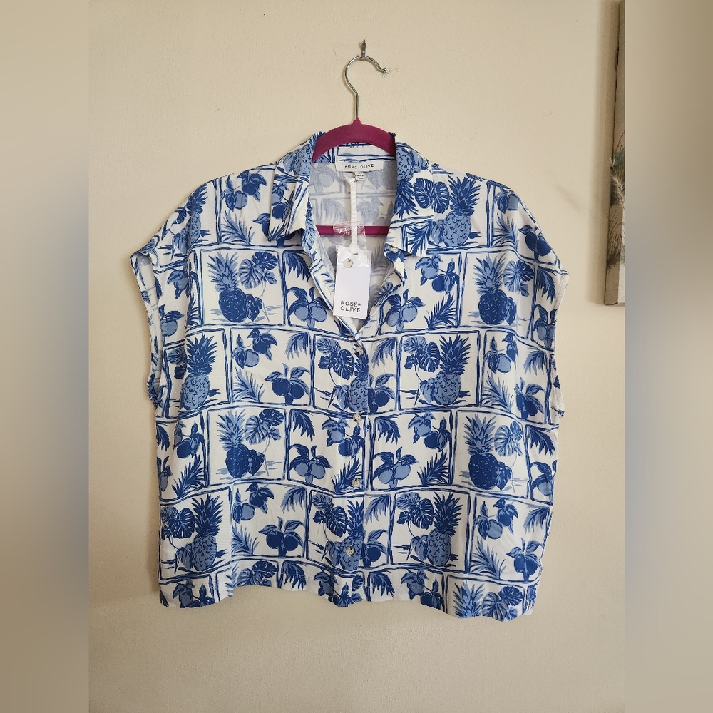 Rose & Olive tropical fruit blouse top Medium NWT